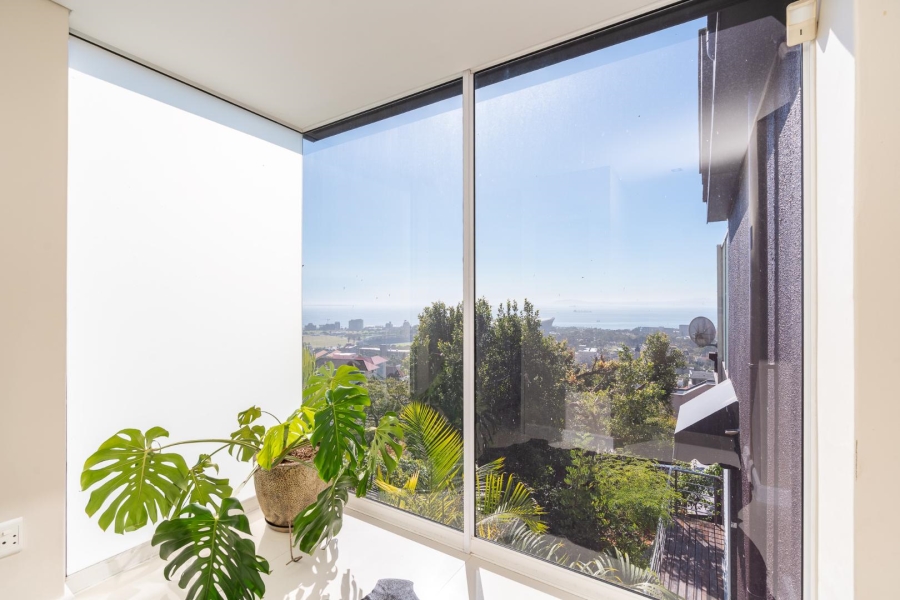 3 Bedroom Property for Sale in Green Point Western Cape